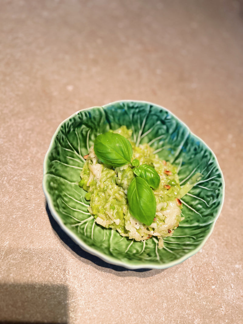 Romige orzo van prei, erwten en basilicum pesto